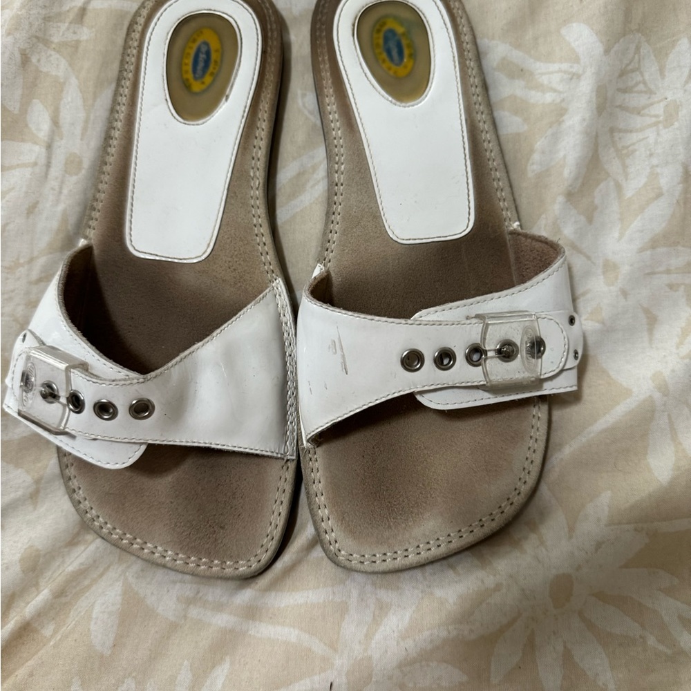 White size 8 Dr. Scholl’s